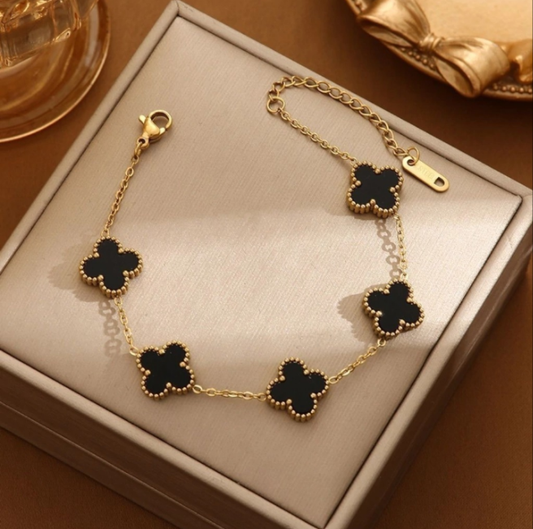 INSIOX - Black Clover Chain Bracelet