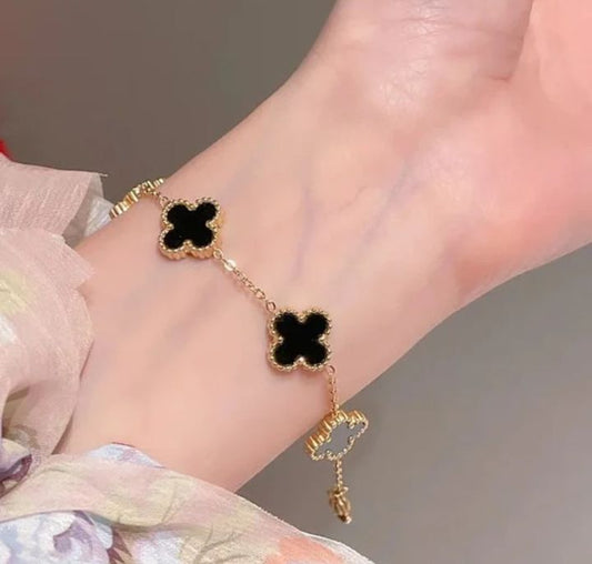 INSIOX - Black Clover Chain Bracelet