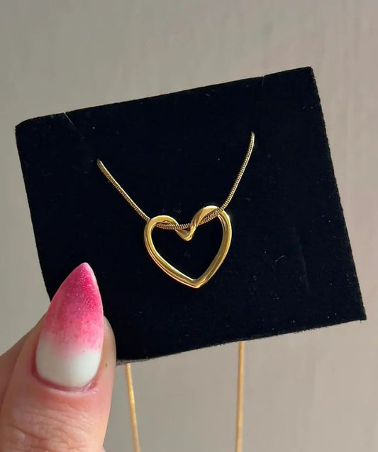 INSIOX - Trendy Heart Hollow Necklace