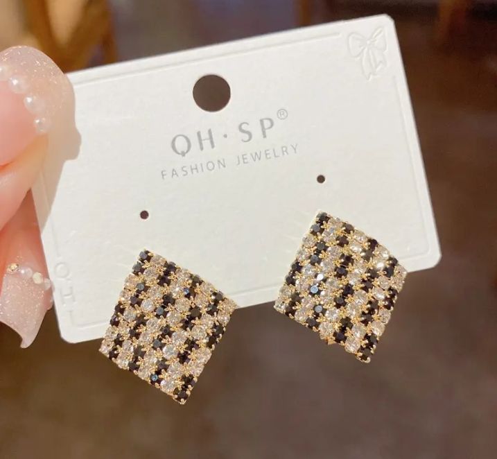 INSIOX - Black And White Crystal Stud Earings