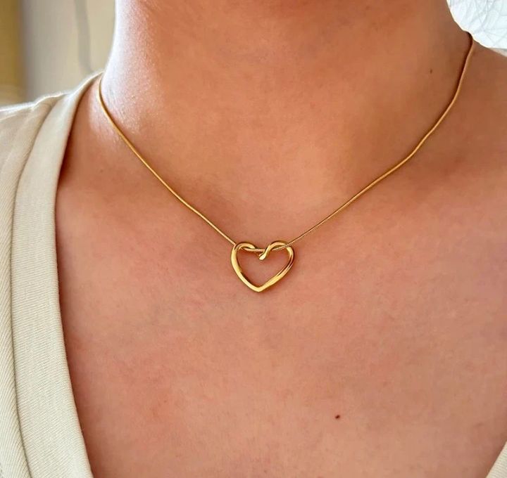 INSIOX - Trendy Heart Hollow Necklace